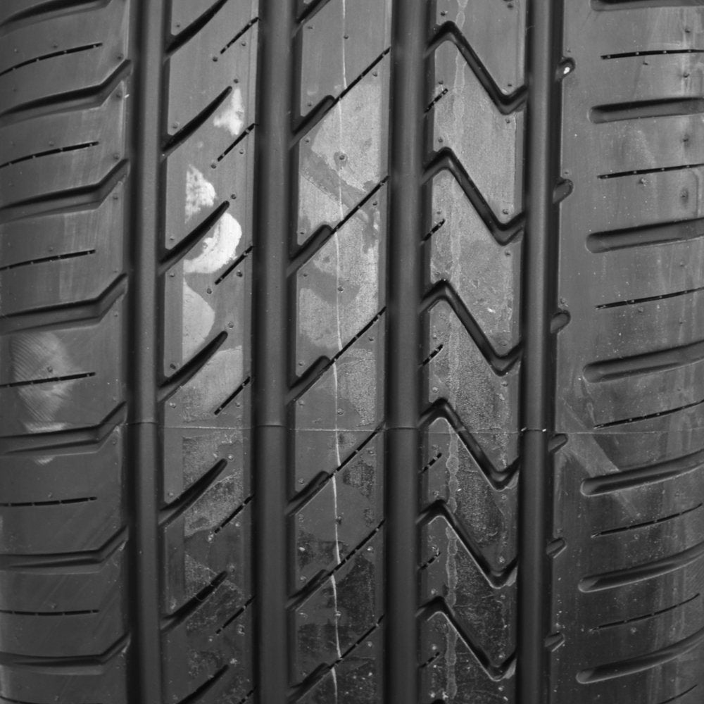 235/40R19 Tire I61783